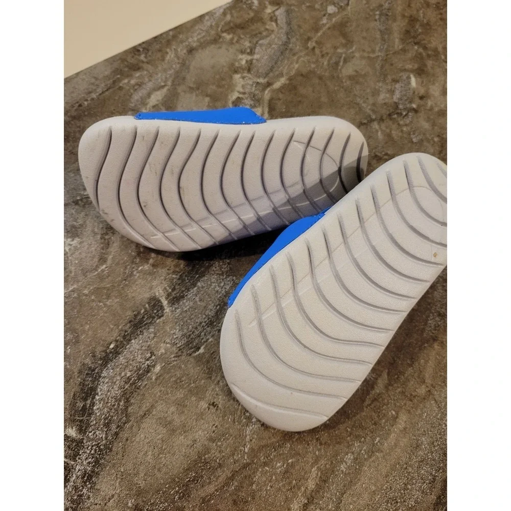 Nike sandals‎